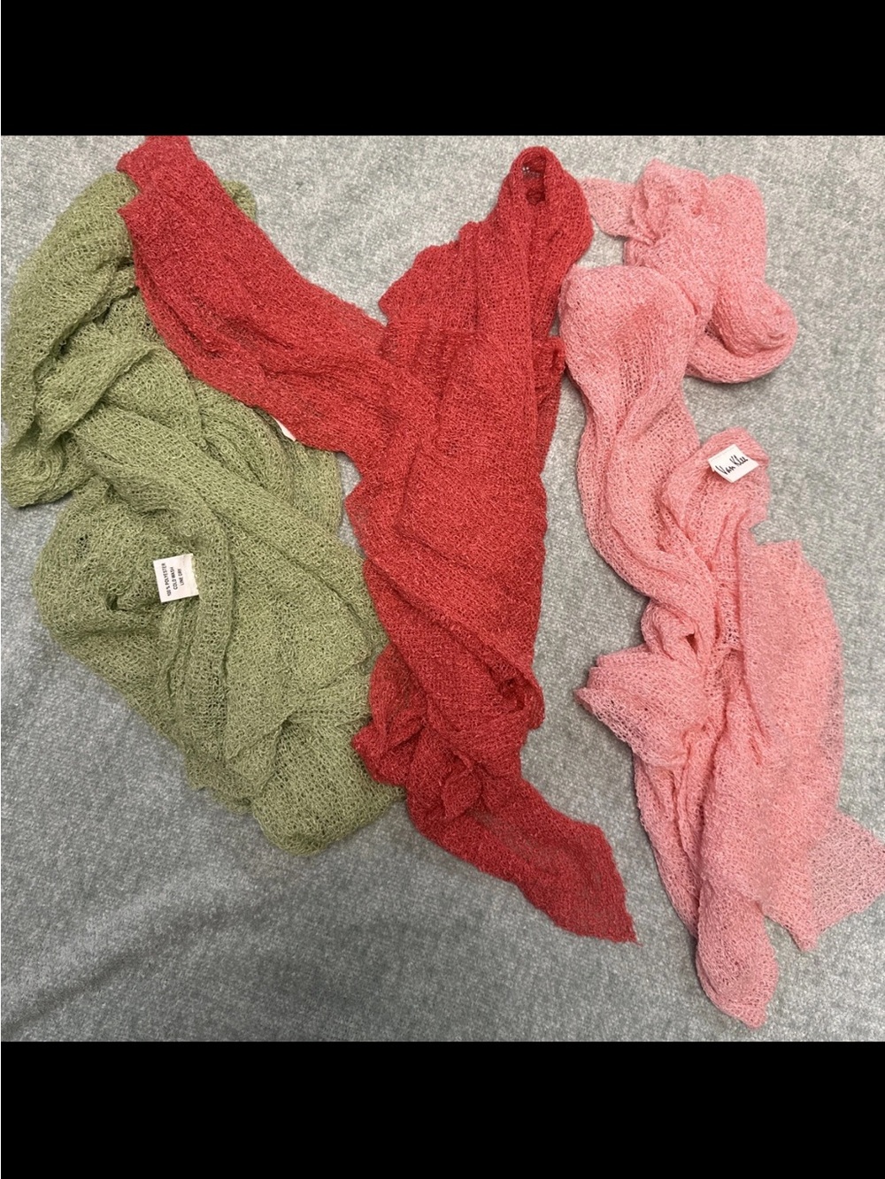 3 van klee Lightweight Knit Scarves in Olive, Red & Blush great condition